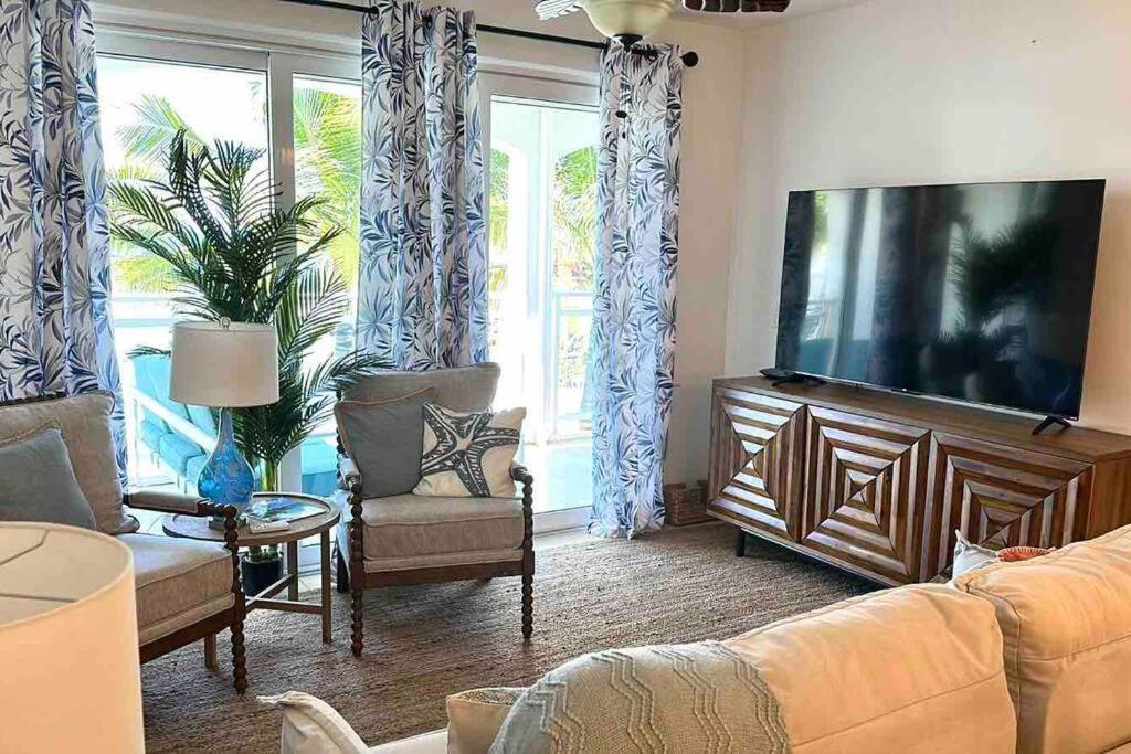 Maho Beach House - Luxe 1-Bedroom - Ocean View Екстер'єр фото